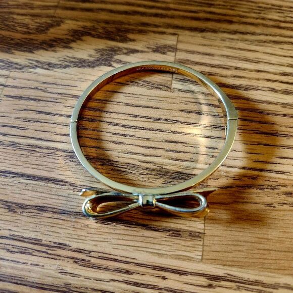 KATE SPADE Gold Bow Bracelet - Picture 2 of 8